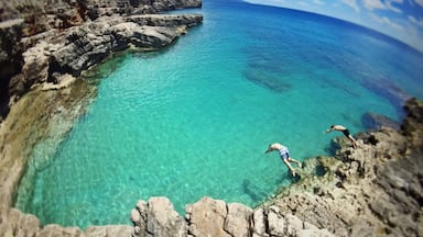 Our first search for a nice swimming spot in Montenegro sure didn't leave us disappointed! At first all we could find was crowded beaches and cliffs full of sea urchins and we felt like giving up, but we decided to head further on a road that just kept getting smaller and smaller until we finally found this amazing place. Our own natural swimming pool, win! \o/ #AquaTrove #montenegro #veslo #cliffs #ocean