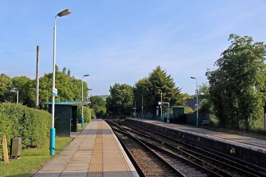 Along platform 2, Pen-y-ffordd railway station