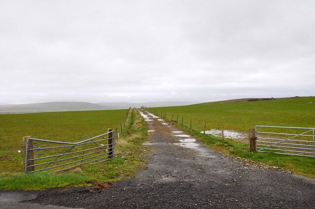 From the B9056, road to Quarry