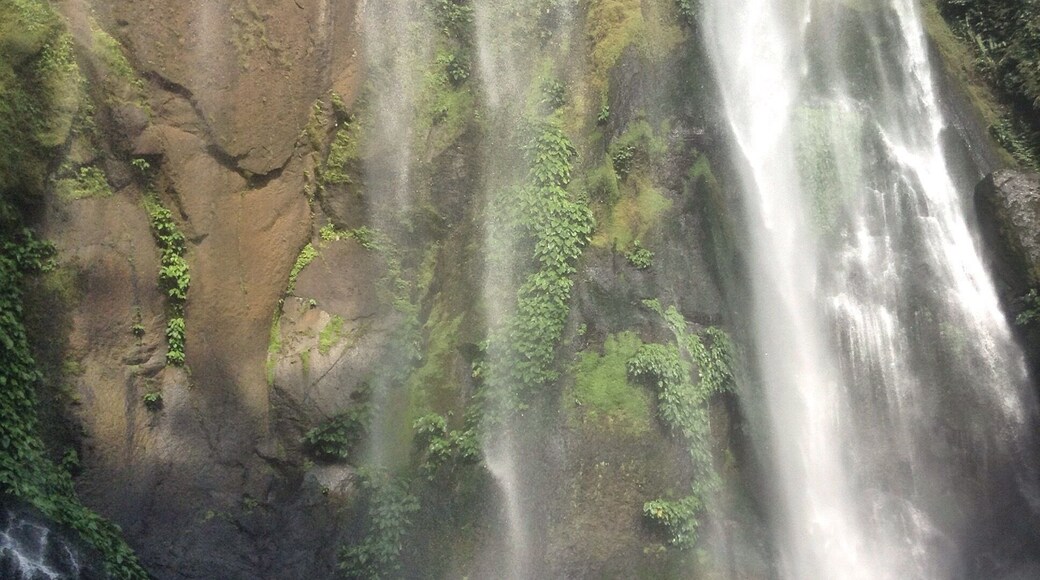 One of the majestic waterfalls in Laguna. Located in Luisiana,Laguna this is known as Hulugan Falls.