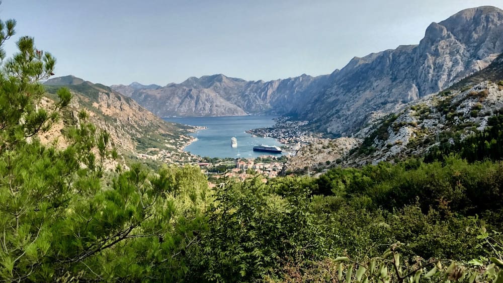 Beautiful country, nice people. I like this country...