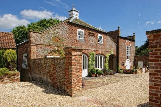 Coach House & Wesleyan Chapel, Raithby