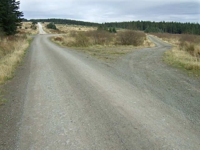 Loops & Links Trail, Gwaun Blaencorrwg The Objective 1 funded Loops & Links network of trails have been designed for those that want to see the most that this culturally and environmentally rich area has to offer. The trails have been designed to be accessed quickly and easily from one of the major transport hubs, such as a train station, and are either circular in fashion, or finish at another station, from where it is only a short ride back to the start.