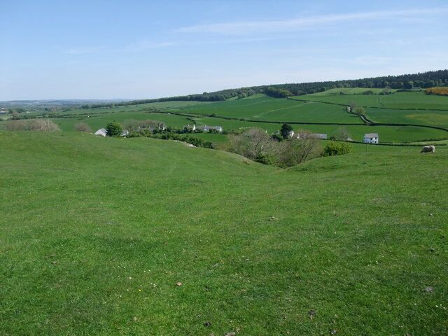 Looking over Marian Cwm from Marian Ffrith Looking south over the route of Offa's Dyke Path, with the houses of Marian Cwm in the mid-distance