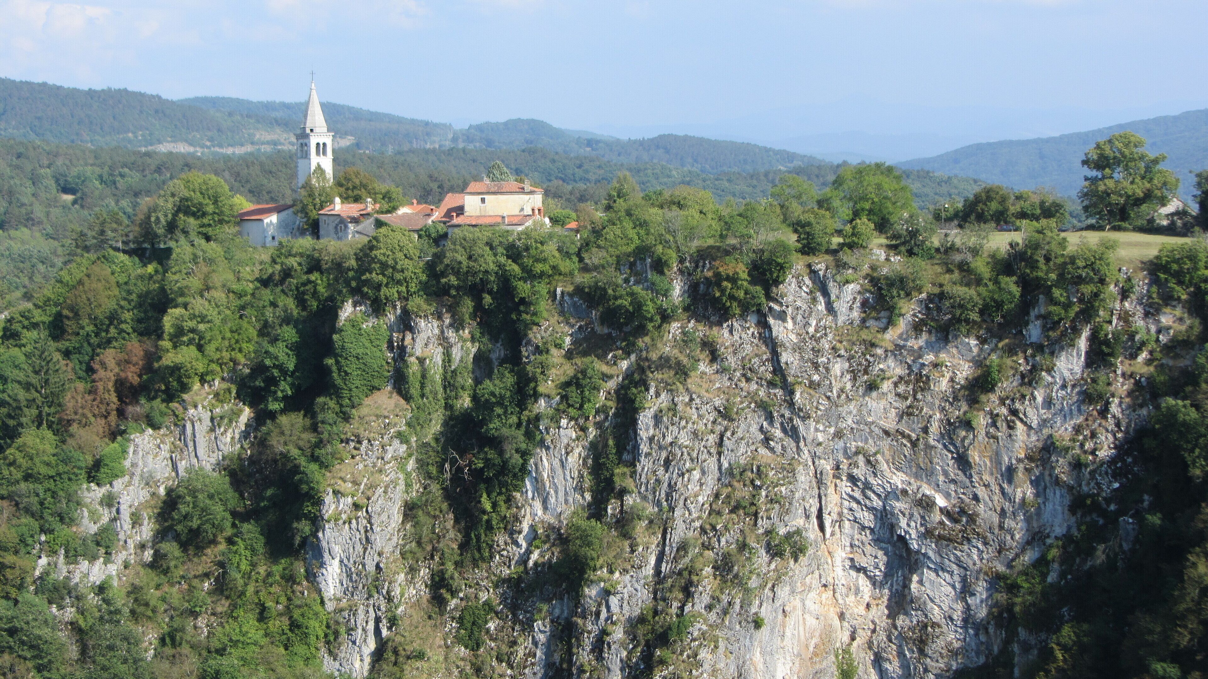 Stocjan caves natural park, the main view