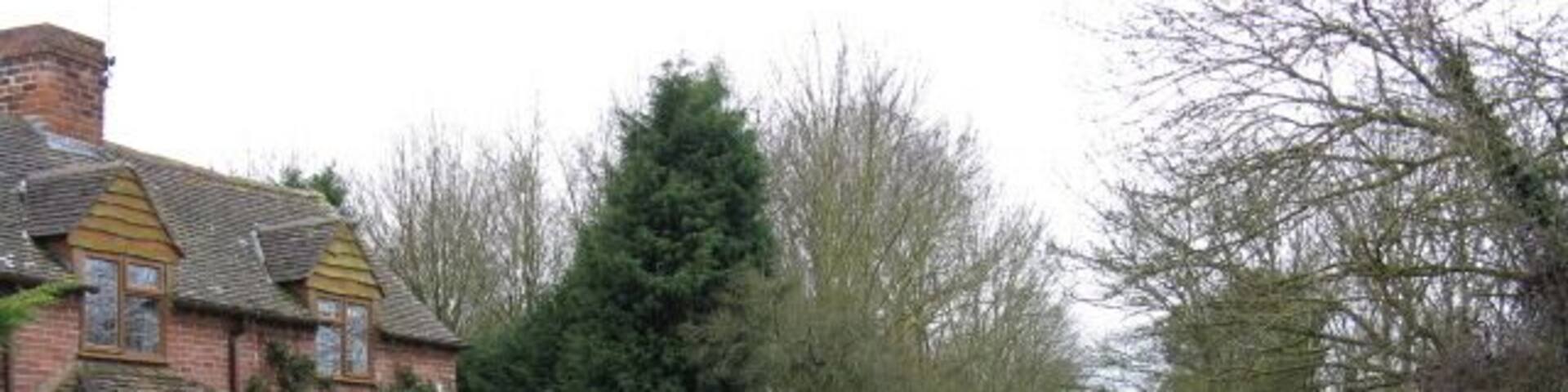 House On Broad Alley Broad Alley is the name of the lane as well as the hamlet.