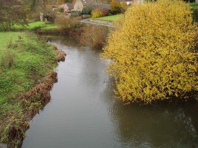 River Lugg The view upstream from Mordiford Bridge