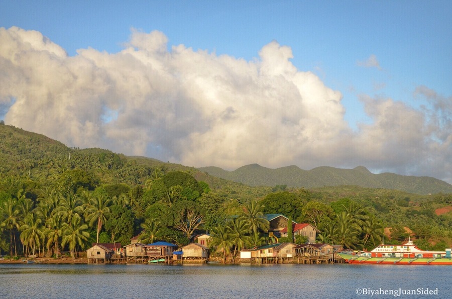 A ridge to reef perspective.
Melgar, Basilisa, Province of Dinagat Island. #Philippines #explorethephilippineschallenge #fotografiaunited #fotografia #LonelyPlanet #natgeo #biyahengjuansided #Nature #ecotourism #community #society #socialwork #research
For more information, pls go to:
http://biyahengjuansided.com/2015/06/18/dinagat-islands-exploring-a-paradise-in-the-south/