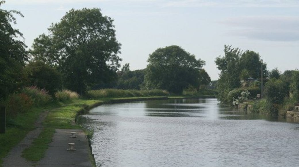Leeds-Liverpool Canal at Bell's Lane, Lydiate