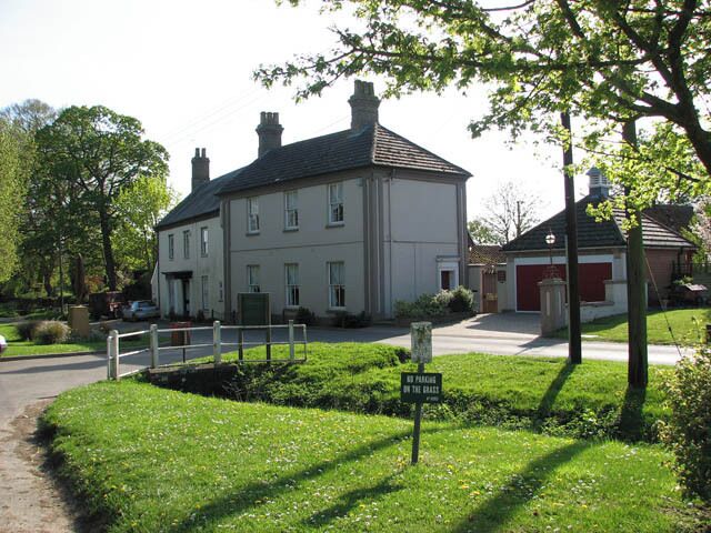 Houses on The Street. Sporle is a village that is mainly built along the main street, called The Street. It is situated 2 miles distant from Swaffham. The village post office is housed in the community centre. The village also has a pub > 1270538 and a primary school > 1270629 a village shop and 2 churches - St Mary's and a Primitive Methodist church > 1270584 a little further down the road.