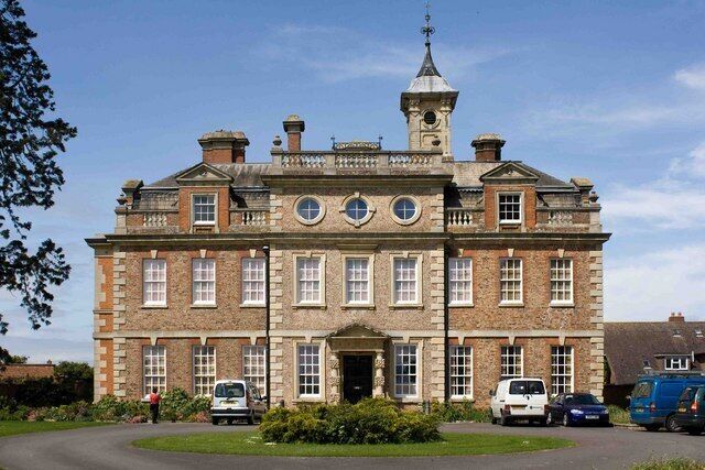 Wallsworth Hall This fine building is home to Nature In Art, where one can see exhibitions of paintings and sculpture and talk to the artists in residence.