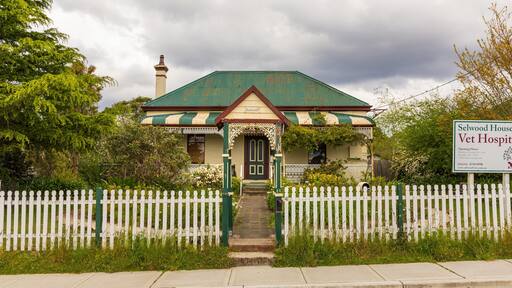 Hazelbrook showing a house, heritage elements and signage