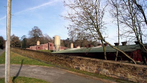 Chicken Farm A chicken farm beside the B5373