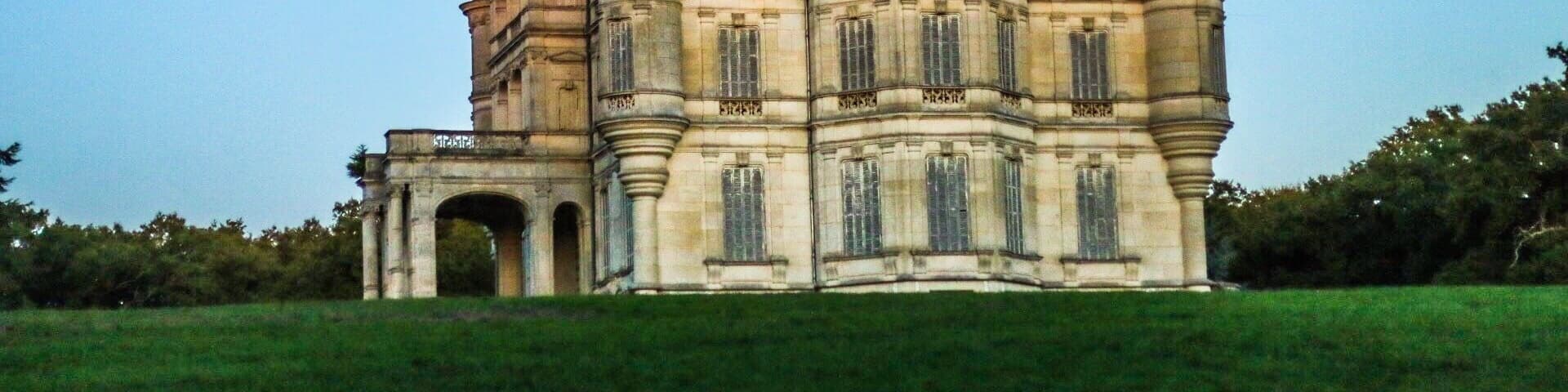 This building is inscrit au titre des Monuments Historiques. It is indexed in the Base Mérimée, a database of architectural heritage maintained by the French Ministry of Culture, under the reference PA00099053 .