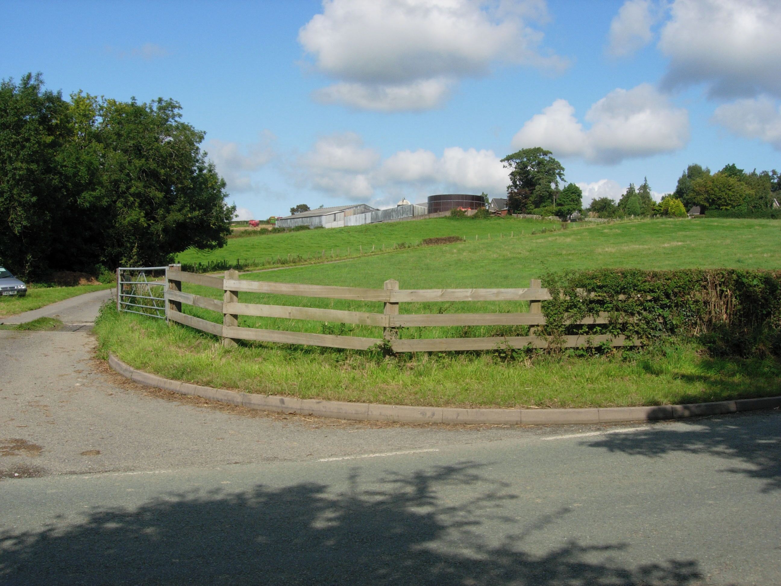 Farm Entrance on A489 near Pentrehayling View of Farm and Farm Entrance from A489 Trunk road near Pentrehayling (West Penyllan perhaps).