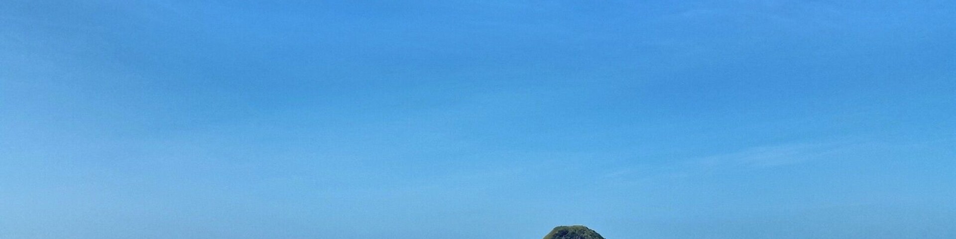 10mins or less boat ride,climb to the top of Daruanak and overview the beautiful beaches.
#Blue