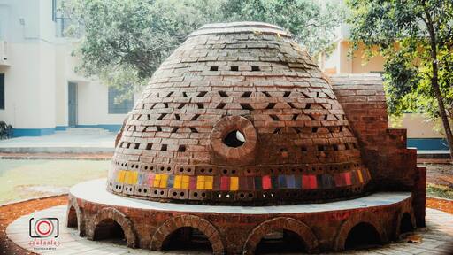 Shantiniketan
In 1901, Rabindranath started a school at Shatiniketan named Brahmachary Ashram that was modelled on the lines of the ancient gurukul system. After he received the Nobel Prize that enhanced not only the Pride of India but also the prestige of Shantiniketan, the school was expanded into a university. It was renamed Visva Bharati, which Tagore defined as “where the world makes a home in a nest.”