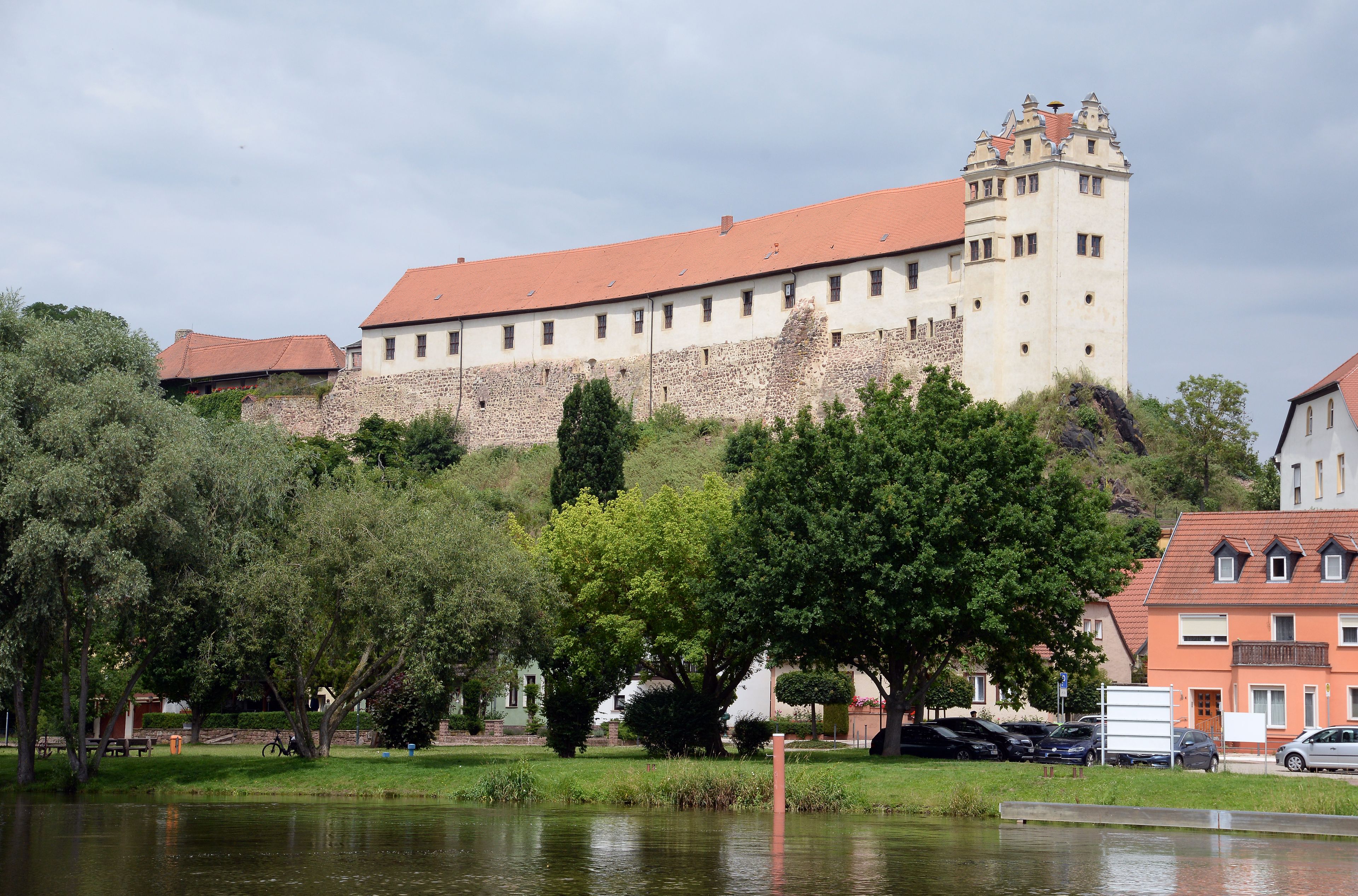 Saale und Burg Wettin