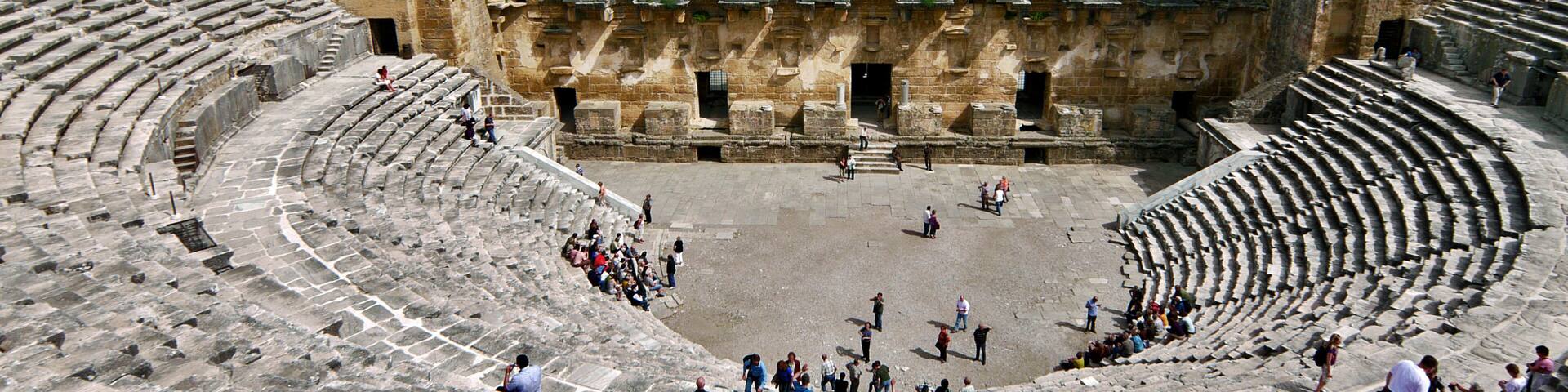 Aspendos Theater, Bühnenwand