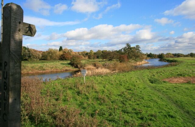 River Derwent flood plain Taken from the point that the path forming the Derwent Valley Heritage Trail heads down some precarious steps to continue east from Borrowash Bridge. The surrounding fields are protected by a small bank along which the path runs for about half a mile.