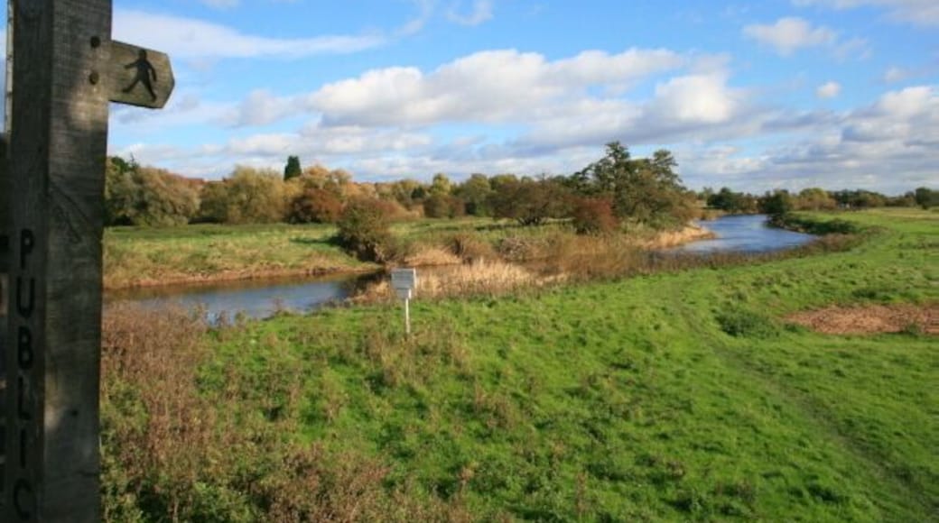 River Derwent flood plain Taken from the point that the path forming the Derwent Valley Heritage Trail heads down some precarious steps to continue east from Borrowash Bridge. The surrounding fields are protected by a small bank along which the path runs for about half a mile.