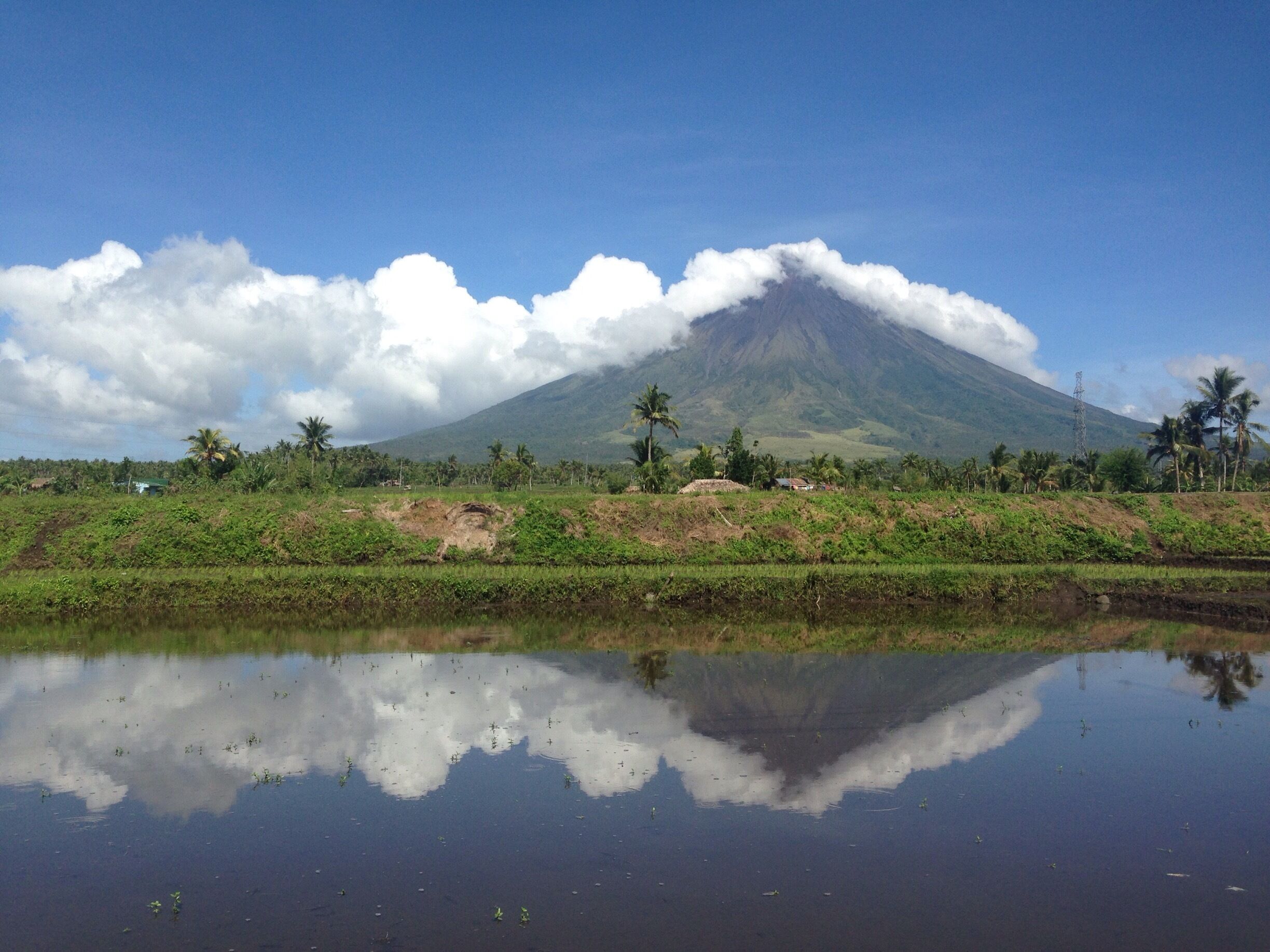 Beautiful Mayon Volcano on our way back home