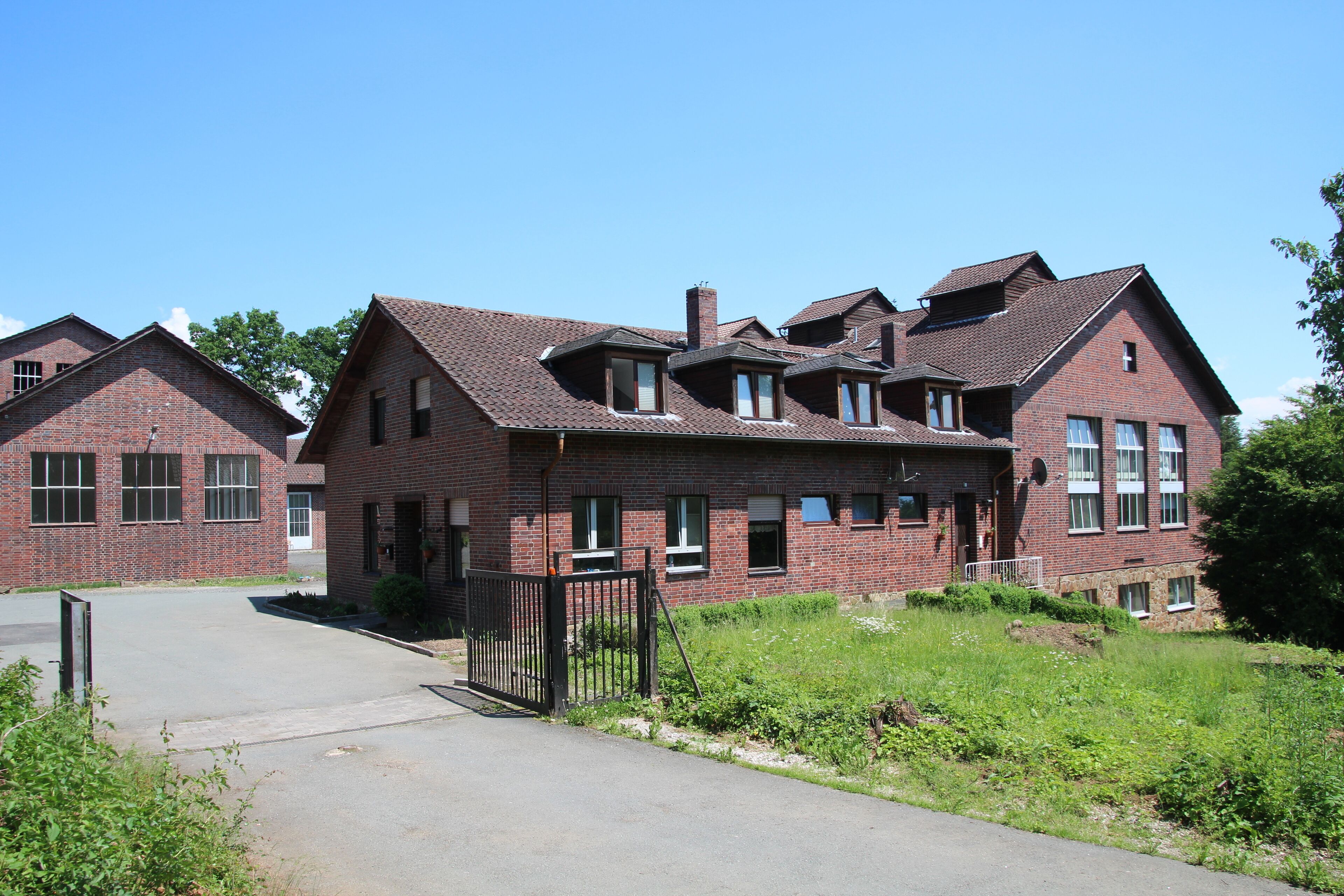This is a picture of the hessian Kulturdenkmal (cultural monument) with the ID