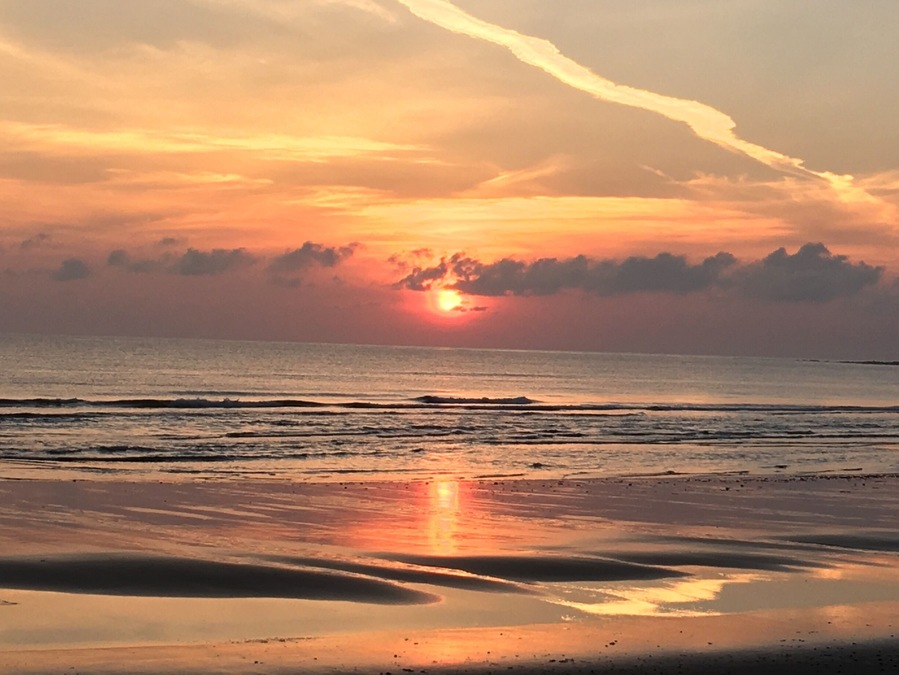 It was early morning 20 minutes drive to Karmatang beach, great Andaman islands, India... but what can beat this spectacular sunrise