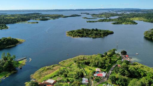 Lago Gatun ubicado en La Chorrera, ciudad de Panamá