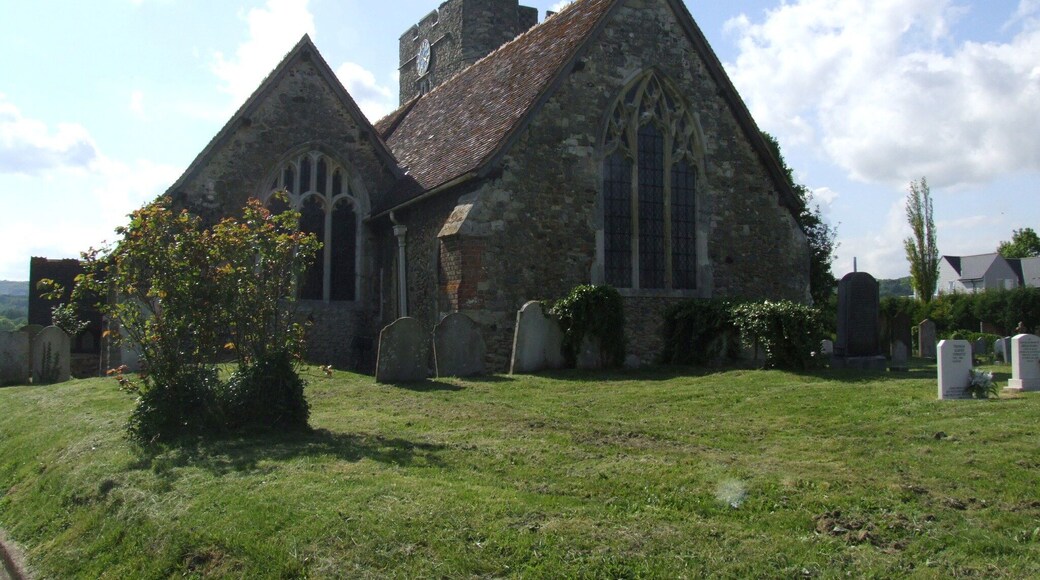 Wouldham, Kent, England in May 2008. It is on the east bank of the River Medway, near Rochester.. 11th century church Camera location 51° 21′ 10.08″ N, 0° 27′ 30.6″ E View this and other nearby images on: OpenStreetMap - Google Earth 51.352800; 0.458500