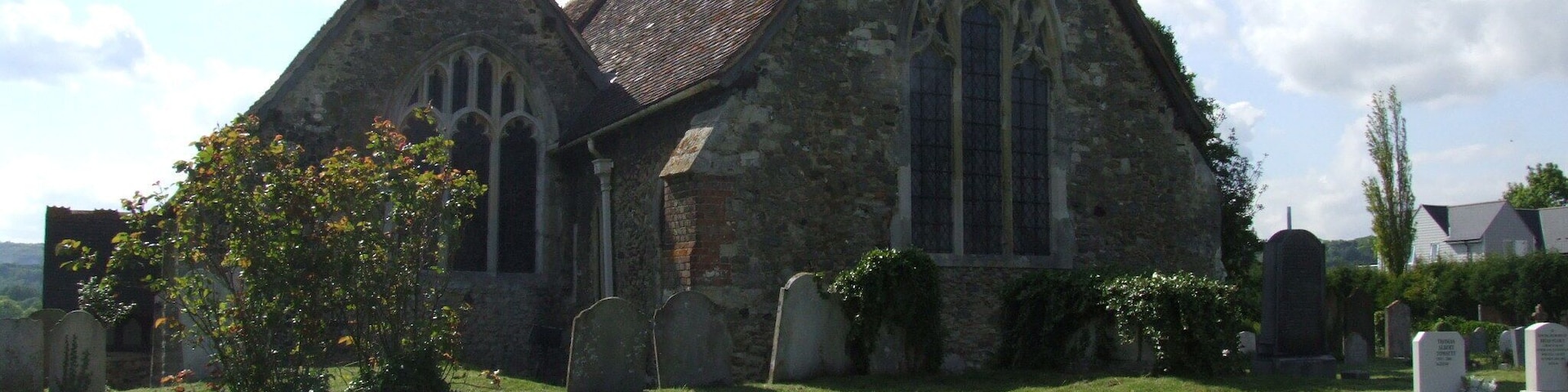 Wouldham, Kent, England in May 2008. It is on the east bank of the River Medway, near Rochester.. 11th century church Camera location 51° 21′ 10.08″ N, 0° 27′ 30.6″ E View this and other nearby images on: OpenStreetMap - Google Earth 51.352800; 0.458500