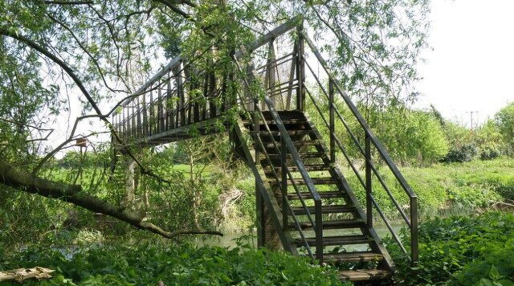 The main footpath bridge over the Great Ouse near Roxton