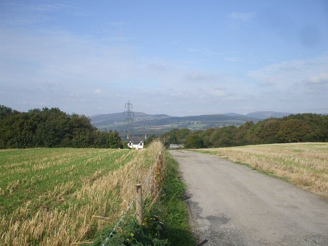 The track to Neuadd-wen