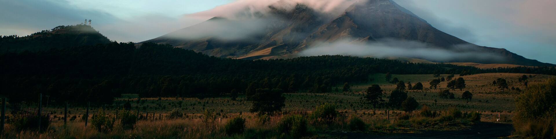 Popocatepetl volcanoe at sunrise. Estado de Mexico, Mexico