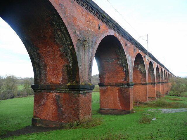 The Twemlow Viaduct 2 A closer look at the vast arches.