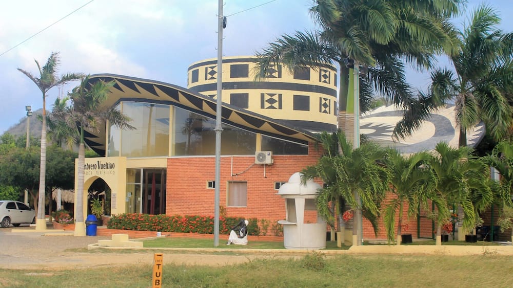 A small but very interesting museum on the highway connecting Cartagena and Barranquilla dedicated to the history of the famous #Colombian #Culture #Hat
#Roadtrip