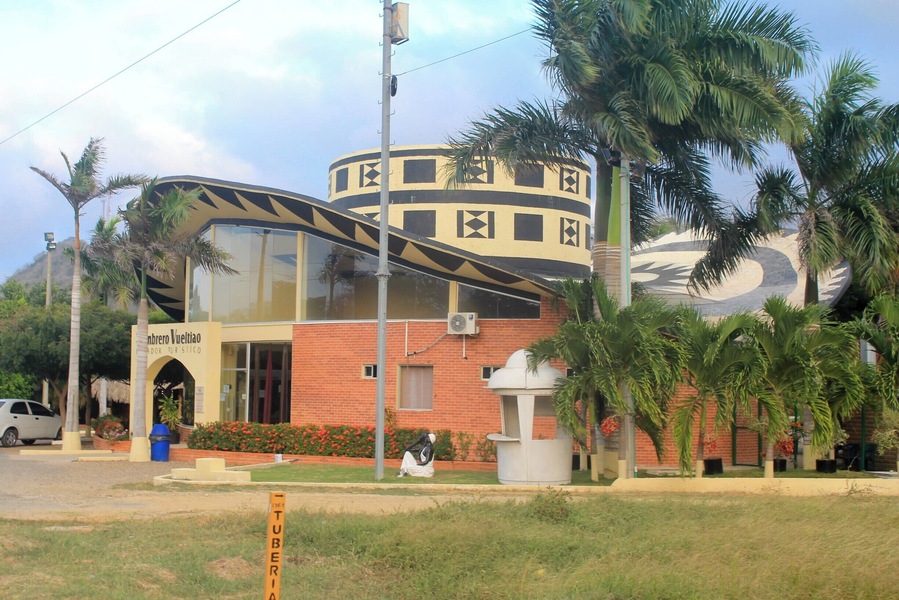 A small but very interesting museum on the highway connecting Cartagena and Barranquilla dedicated to the history of the famous #Colombian #Culture #Hat
#Roadtrip