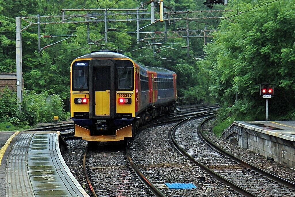East Midlands Trains Class 153, 153385, Kidsgrove railway station
