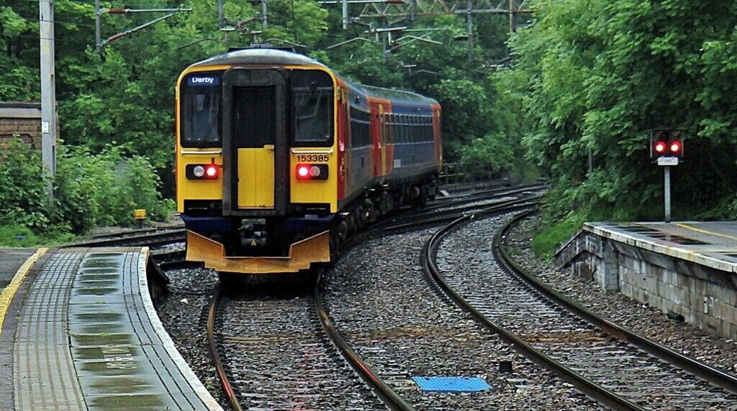 East Midlands Trains Class 153, 153385, Kidsgrove railway station