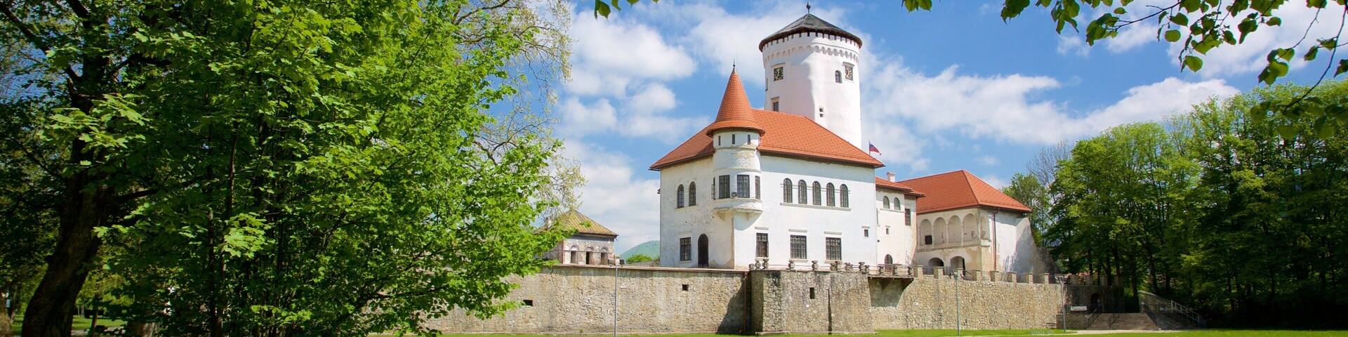Žilinský kraj showing chateau or palace and a garden