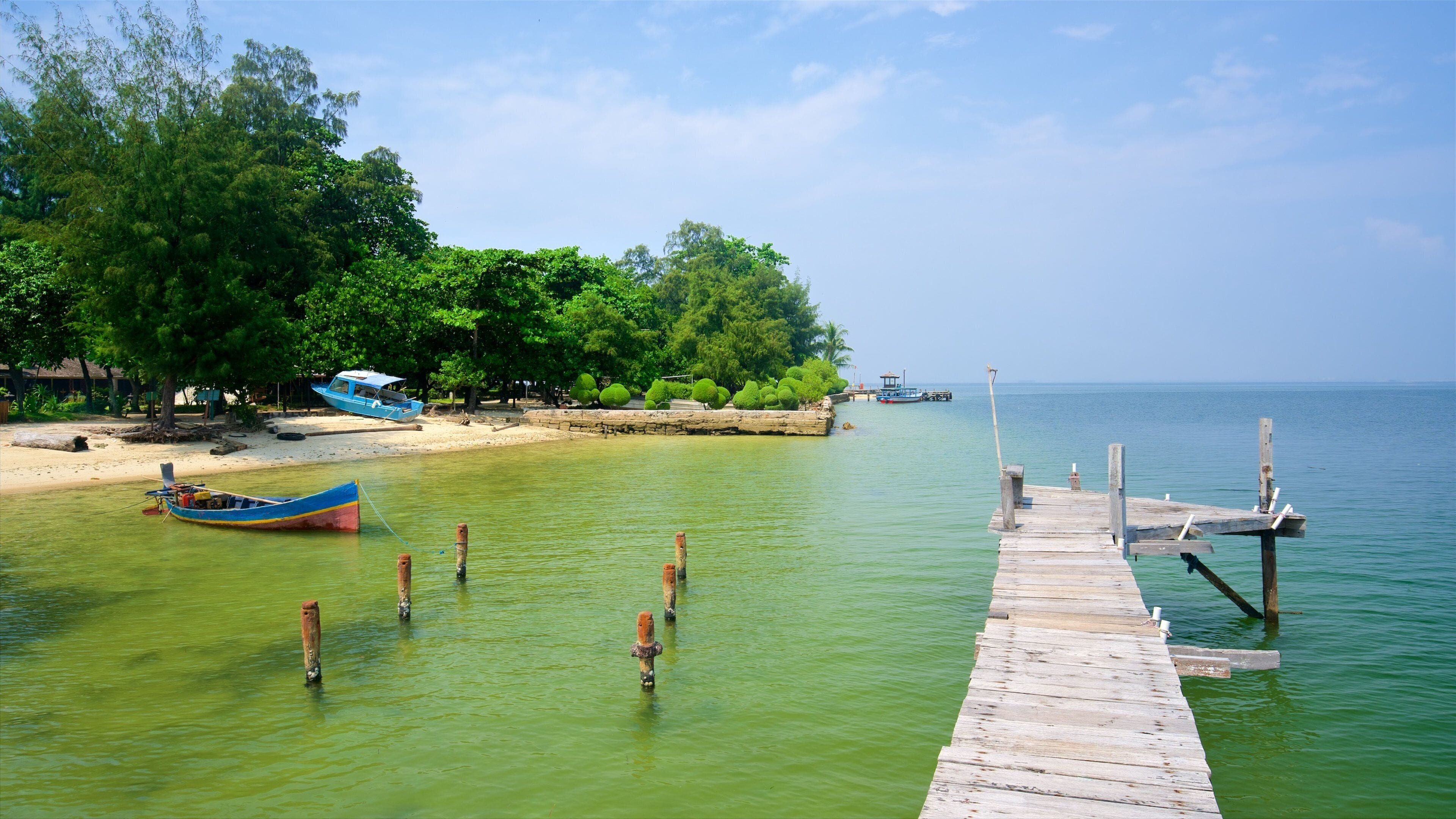Banten showing general coastal views