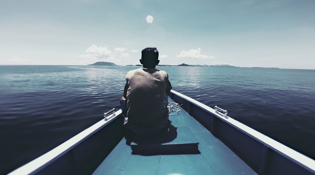 The Boatman!
I was on boat with my friends heading to the inhabited island of Lihaga. It's pristine and the sea is clear #blue