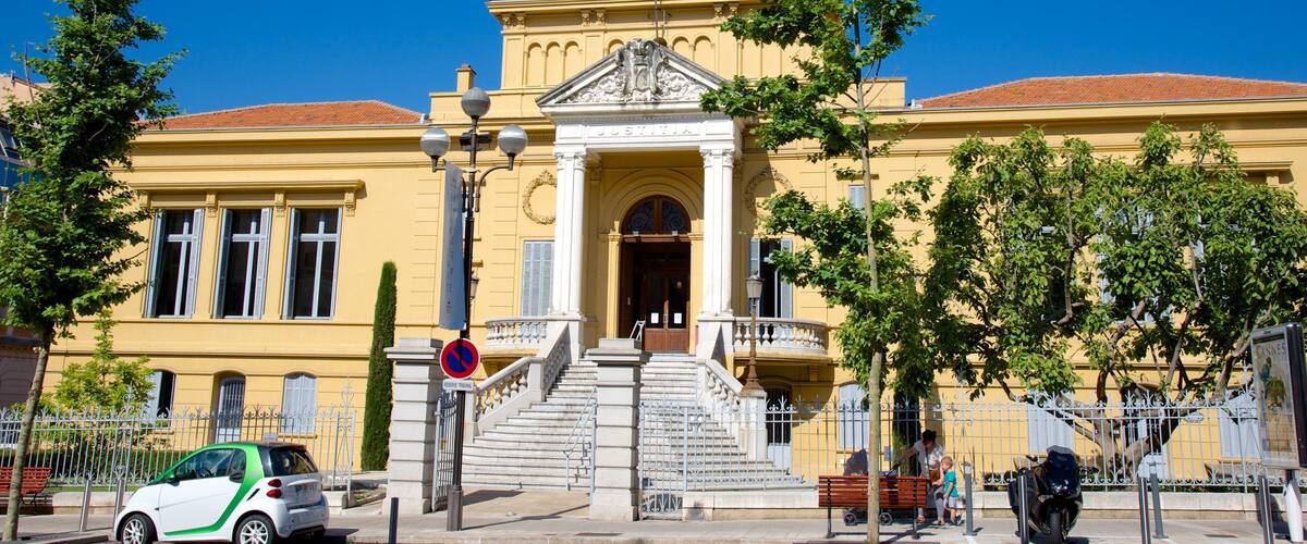 Route Napoléon which includes heritage elements