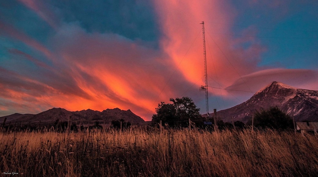 While hitch hiking from Junin de los Andes to get to Pucon a nice family offered me a lift to the Camping Tromen located very close to the Lanin Volcano in the Lanin #NationalPark, in Argentina. Although I was only 2 km far from the border with Chile I decided to camp because the place was really really beautiful. Next day I woke up very very early to catch a bus that never came, at least not in more than an hour while I was waiting. The long waiting and the early waking were worthy because I got the chance to see one of the most beautiful sunrises I ever saw.
#goldenhour