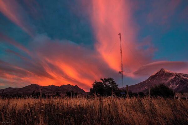While hitch hiking from Junin de los Andes to get to Pucon a nice family offered me a lift to the Camping Tromen located very close to the Lanin Volcano in the Lanin #NationalPark, in Argentina. Although I was only 2 km far from the border with Chile I decided to camp because the place was really really beautiful. Next day I woke up very very early to catch a bus that never came, at least not in more than an hour while I was waiting. The long waiting and the early waking were worthy because I got the chance to see one of the most beautiful sunrises I ever saw.
#goldenhour
