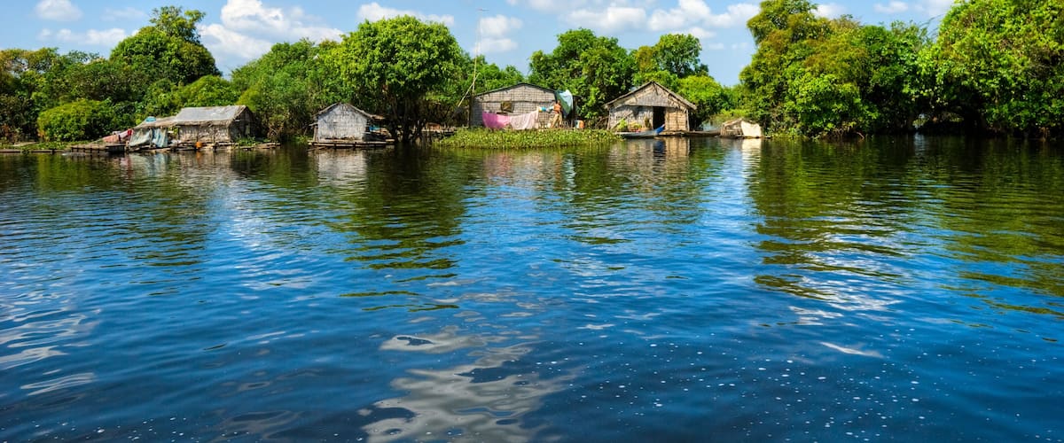 Floating House and Houseboat on the Tonle Sap lake, between Battambang and Siem reap. Cambodia.