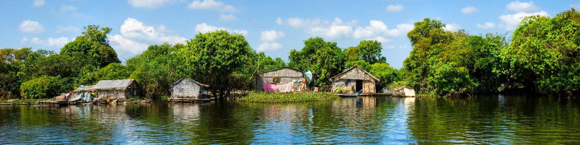 Floating House and Houseboat on the Tonle Sap lake, between Battambang and Siem reap. Cambodia.