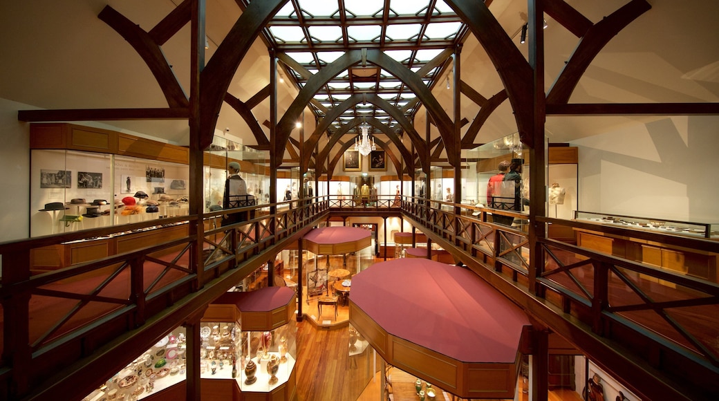 St Maarten and St Martin showing heritage architecture and interior views