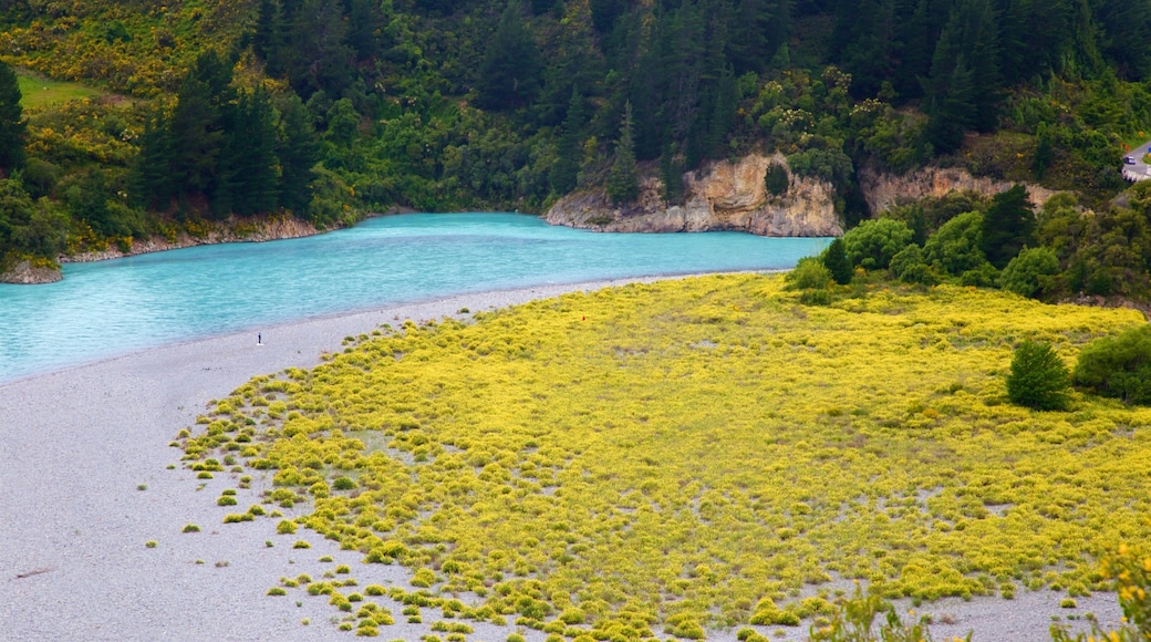 Rakaia Gorge das einen ruhige Szenerie und Fluss oder Bach