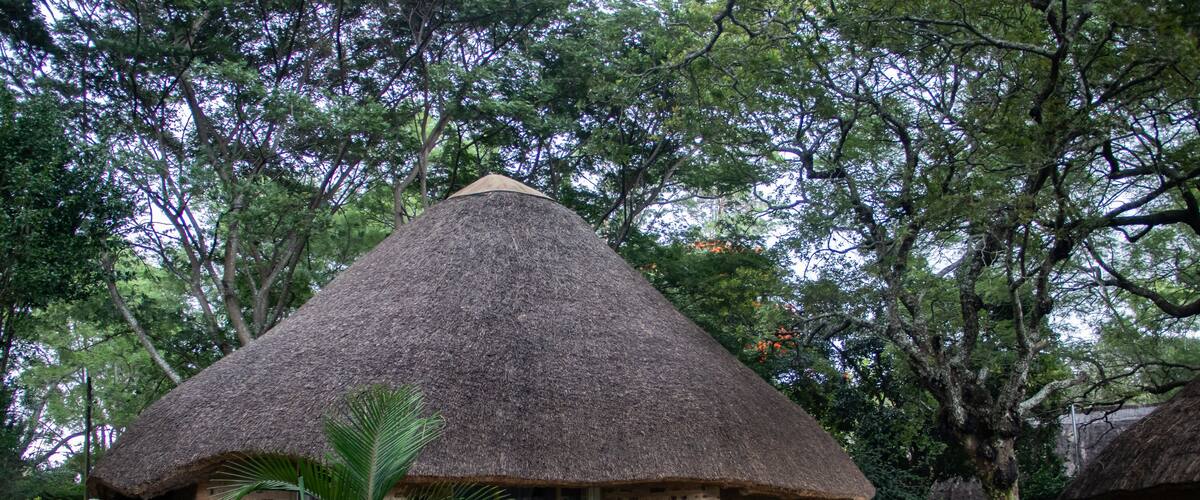 Weekend summer house in tropical country side, nearby Lake Chivero, 1 hour drive from Harare, capital of Zimbabwe, made in African Tukul house style